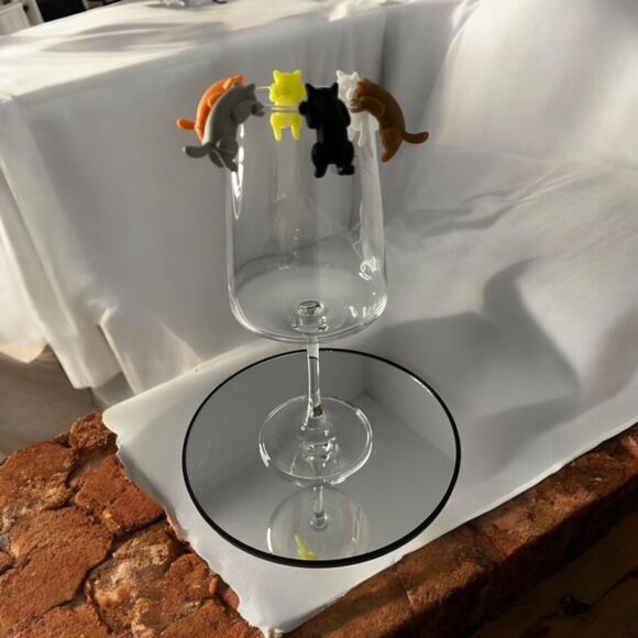 Charming Cat Wine Charms - Set of 6 Adorable Drink Markers - Picture 4 of 4